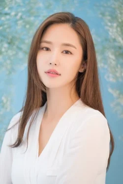 정채연